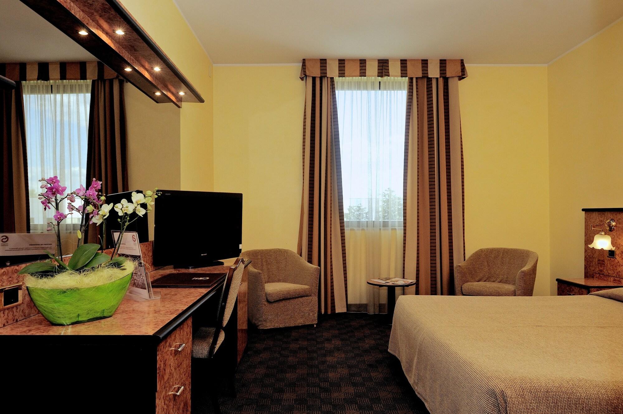 Hotel Le Moran Cusago Habitación foto